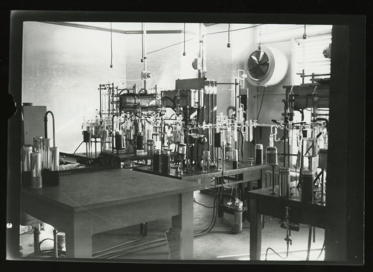 Arnold Orville Beckman's laboratory at the California Institute of Technology (Caltech)