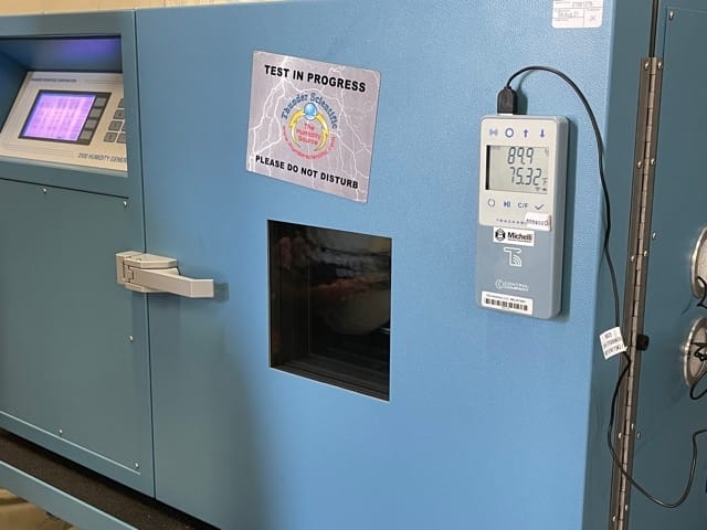 Moisture analyzer instrument used in a laboratory or production environment for material characteristic measurement