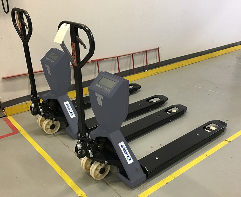Pallet jack scales