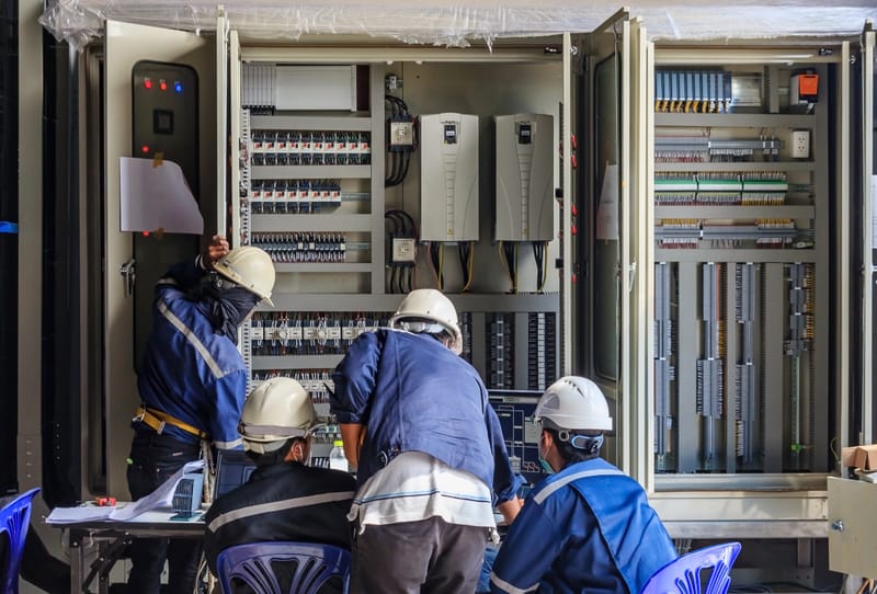 Workstation with Michelli weighing equipment connected to a production control network