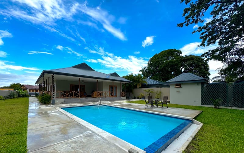 Infinity edge pool with lily pond view, Villa 50 Samaan Grove