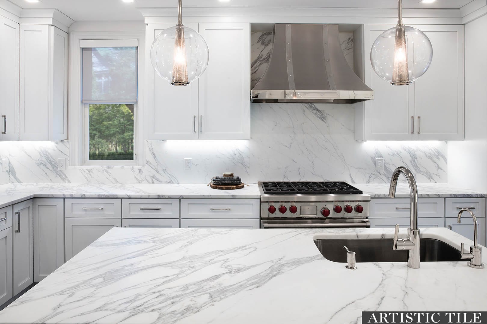 Stone tile kitchen landscape