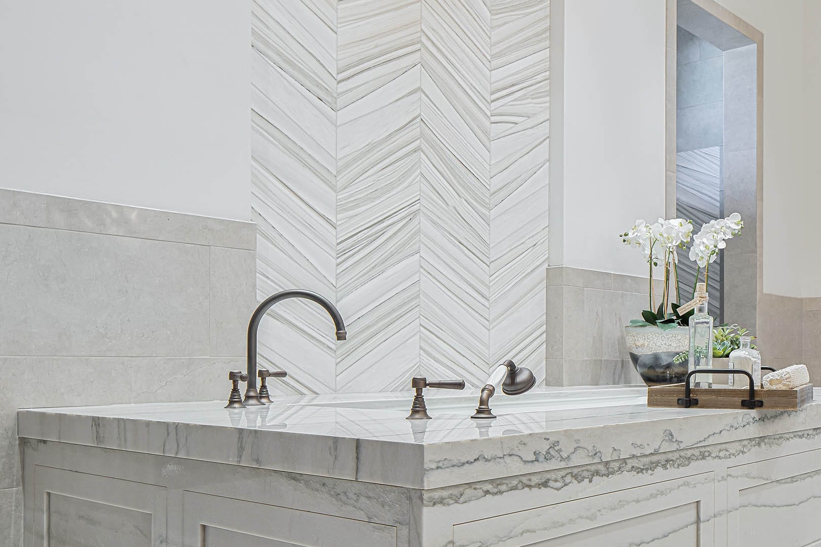 Stone tile kitchen landscape