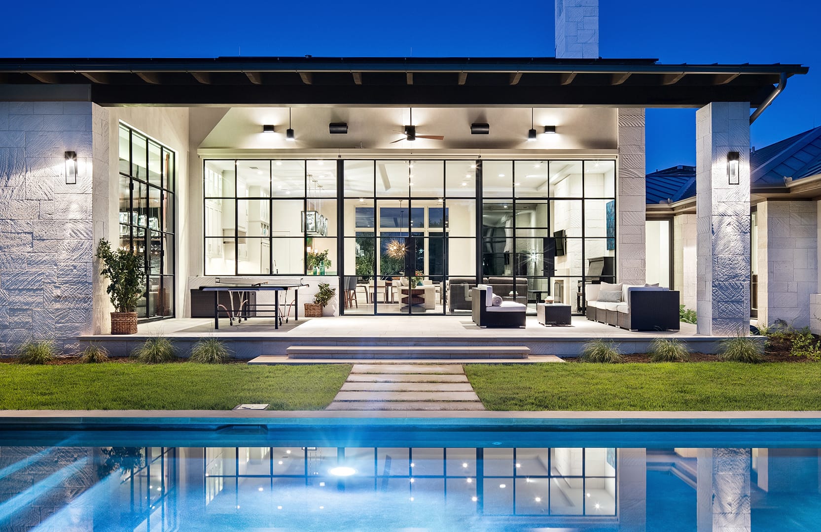 Rehme steel windows panoramic view in luxury residence
